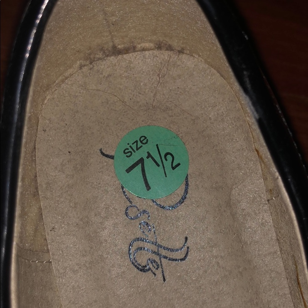 Shoes - Picture 5 of 5
